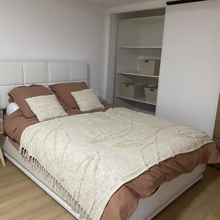 - Val D Europe - Vallee Village - Village Nature - Parc Asterix Apartment